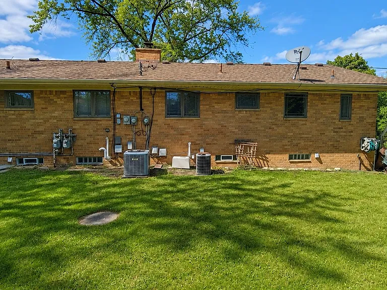 1641 Fairview Ave — Photo 16