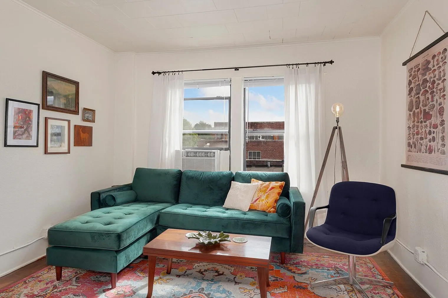 2 bed, 1.0 bath, 796 sqft, $2,250 — Photo 3