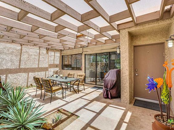 3rd image of 846 N Calle De Flora Vis