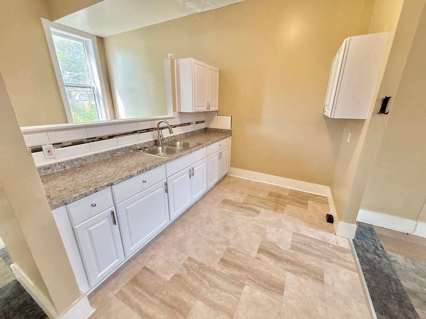 239-255 Reynolds St/112 Bartlett St — Photo 2
