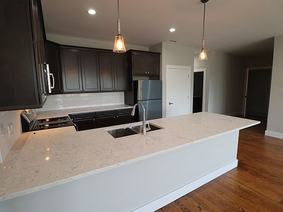 3rd image of 4207 N Elston Ave #3A