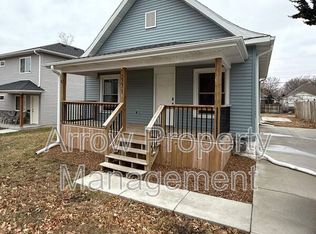 2271 Holdrege St, Lincoln, NE 68503