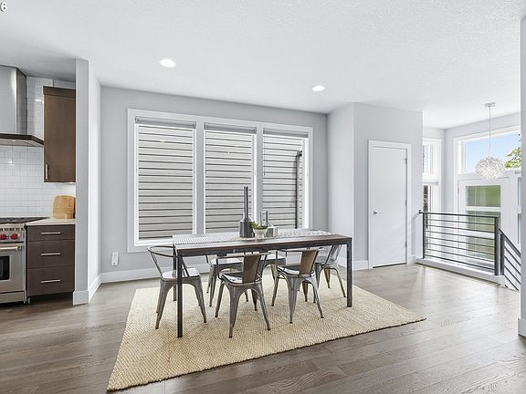 5th image of 5425 NE 32nd Pl