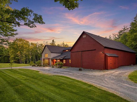 3rd image of 908 Old Franconia Road
