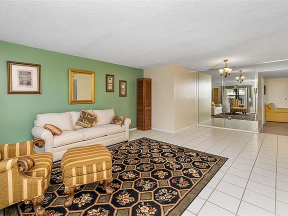 4th image of 425 30TH AVENUE W #C112