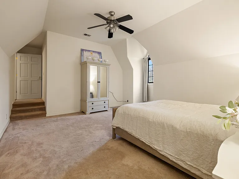 470 Eastin Dr — Photo 15