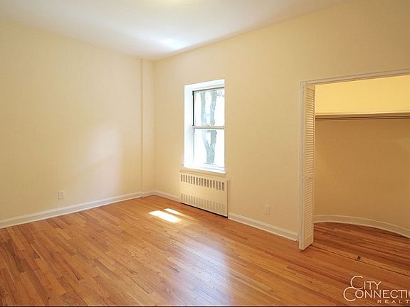 3rd image of 32 W 72nd St APT 2D