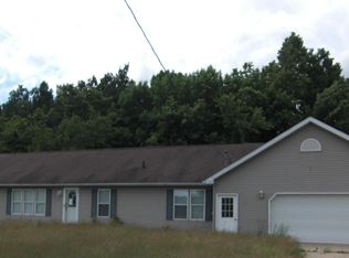 40 Wainwright Rd, Kent City, MI 49330