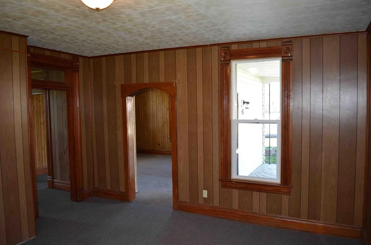 3 bed, 1990 sqft, $1,300 — Photo 2