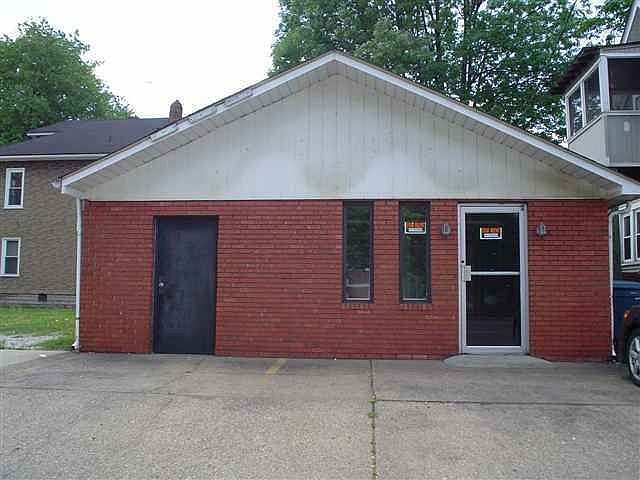 2nd image of 3100-3104 Winchester Ave