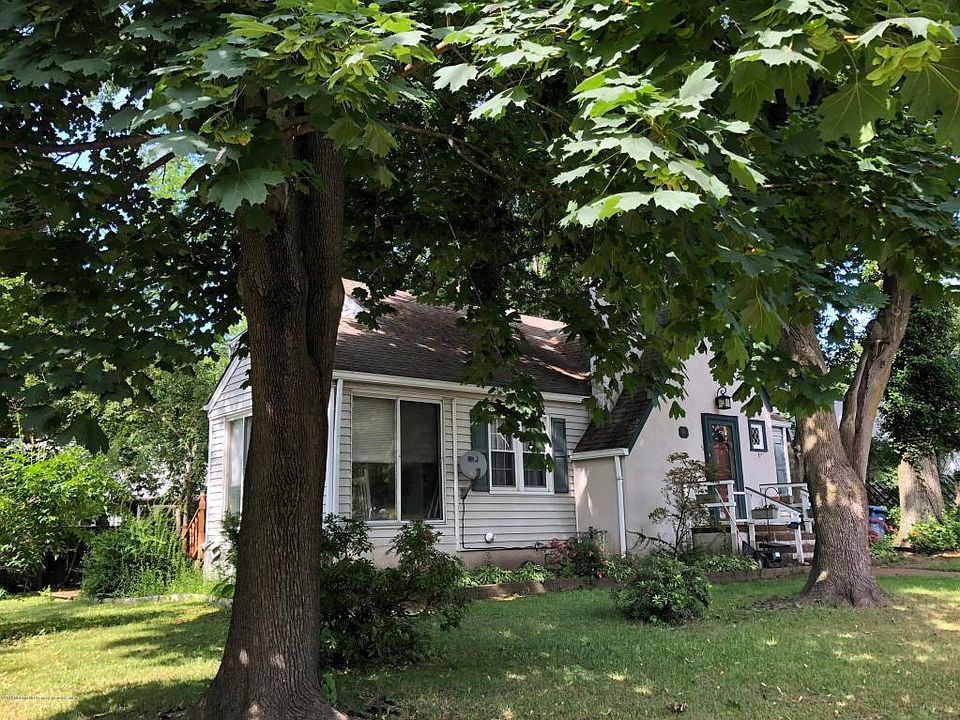 2nd image of 435 Prospect Ave