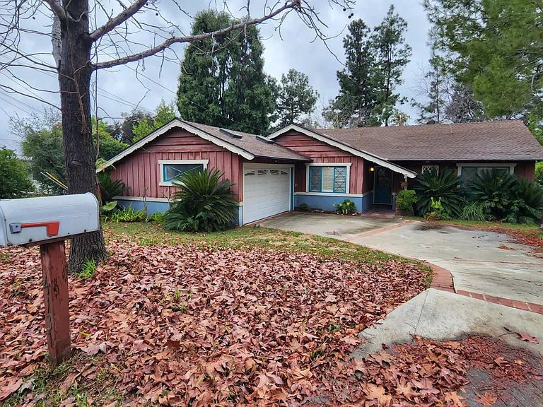 4131 Aralia Rd — Photo 1