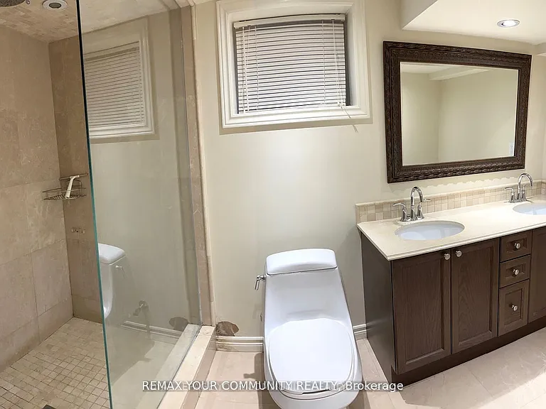 134 James St #LOWER — Photo 11