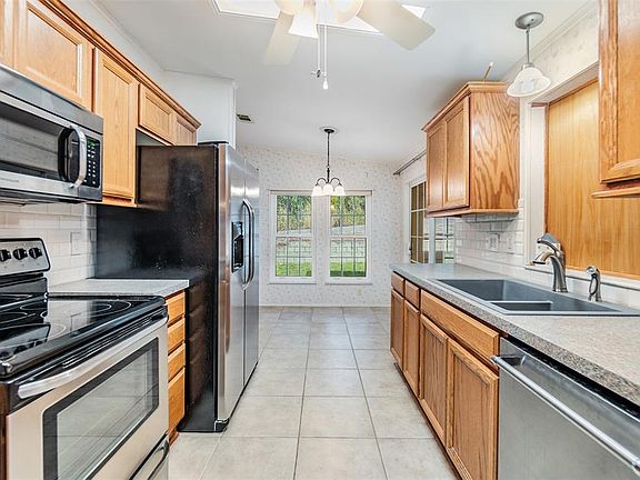 4th image of 37449 GILL AVENUE