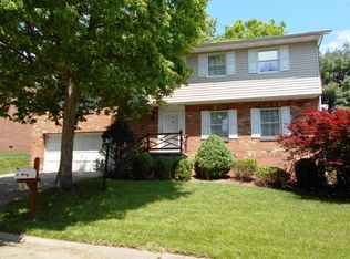 40 Carriage Ln, Huntington, WV 25705