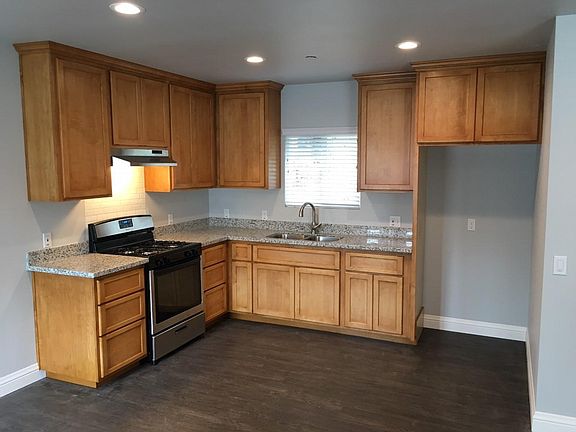 3rd image of 10596 Ohio St #2