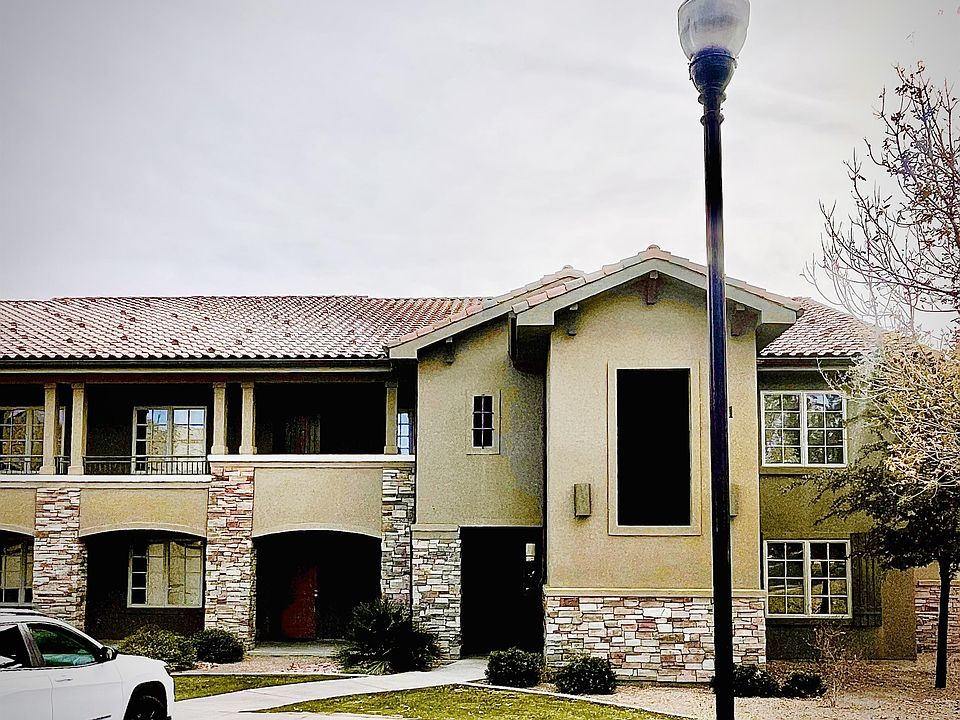 1st image of 810 S Dixie Dr Unit 2212