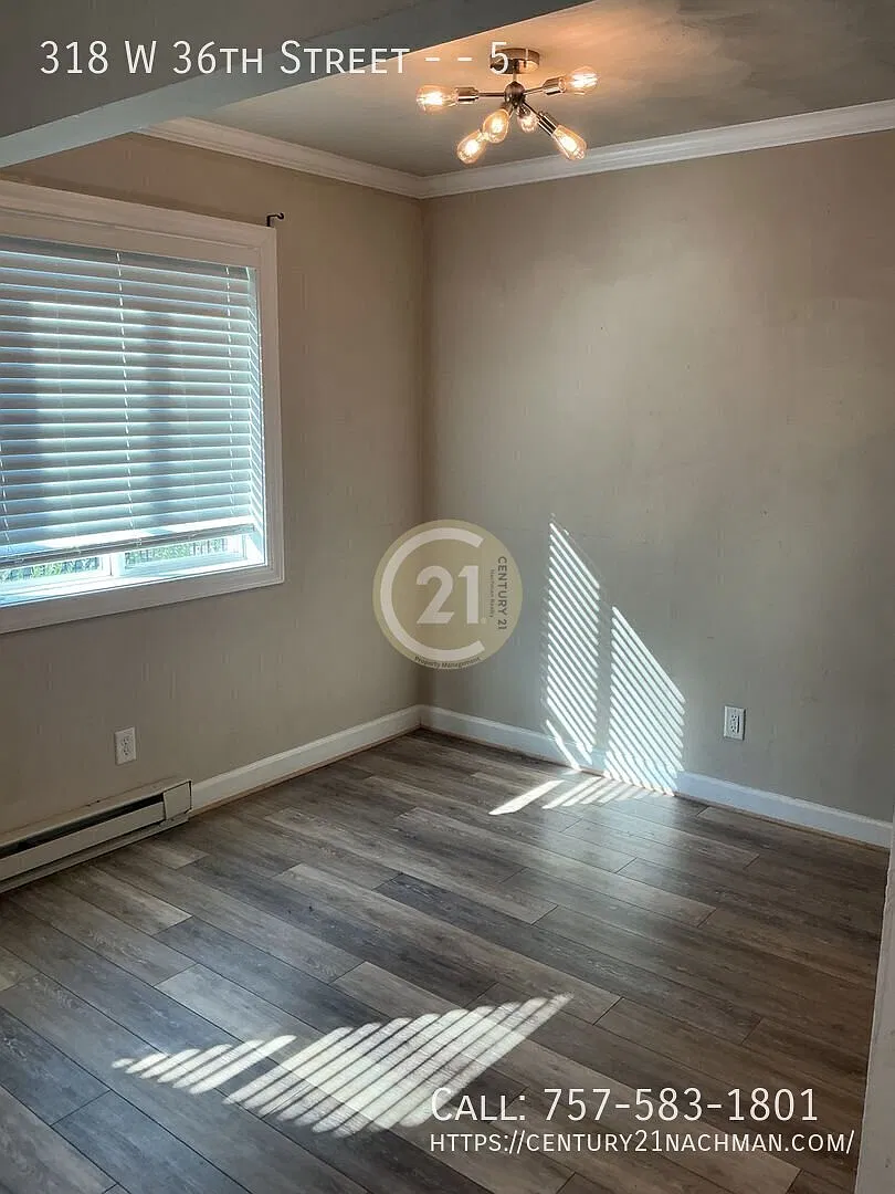 Spacious newly renovated two bedroom — Photo 3