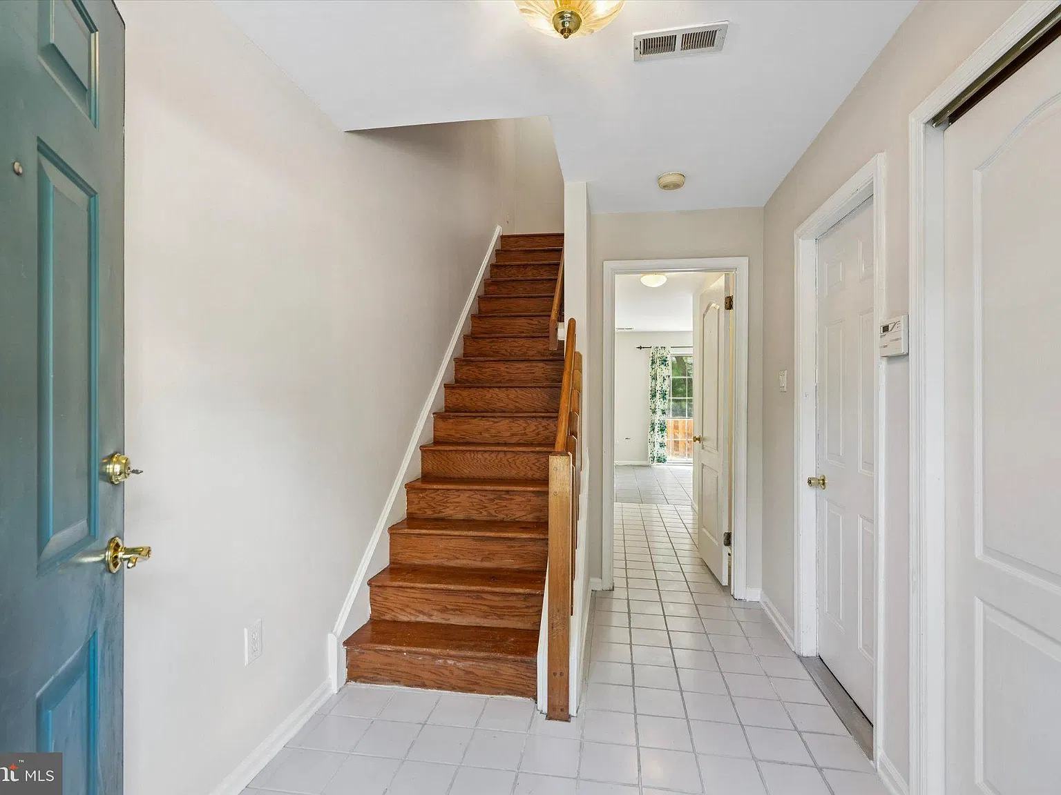 3 bed, 2.5 bath, 1936 sqft, $2,900 — Photo 2