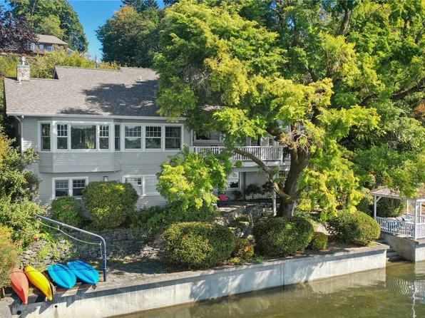 1405 NE East Bay Drive NE, Olympia, WA 98506