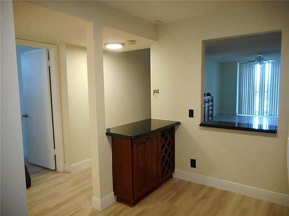 5th image of 3300 W Rolling Hills Cir APT 601