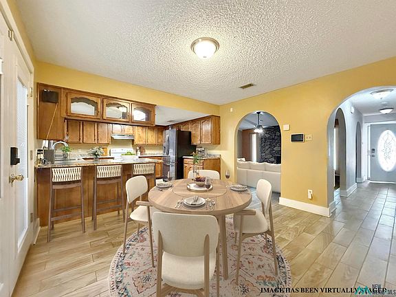 3rd image of 2116 Glenarm Dr