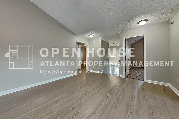 6 bed, 3.0 bath, 2483 sqft, $2,250 — Photo 3
