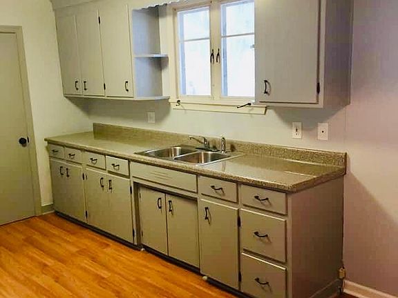 3rd image of 202 Ferncliff Ave
