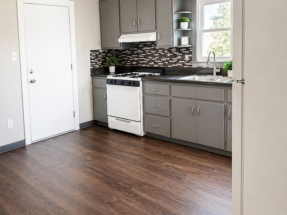 1st image of 19 Elliott St Floor 1