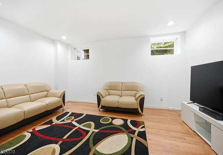 216 Barringer Dr — Photo 31