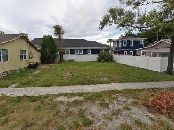 329 25th St S #16, Saint Petersburg, FL 33712