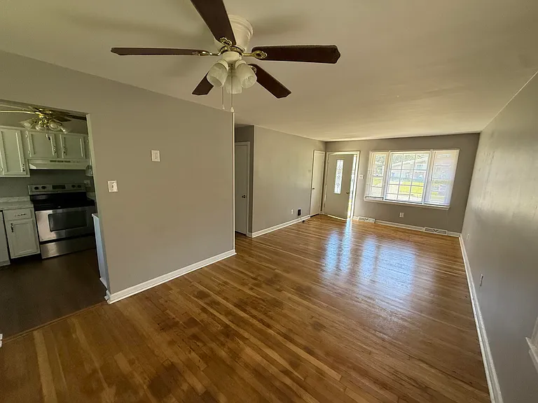 2052 Saint Christopher Dr — Photo 3