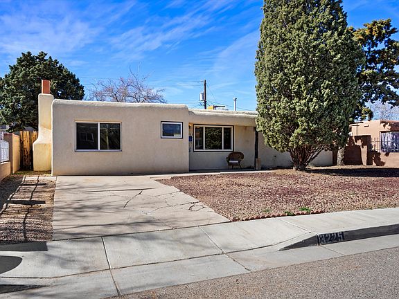 3rd image of 3225 Ortiz Dr NE