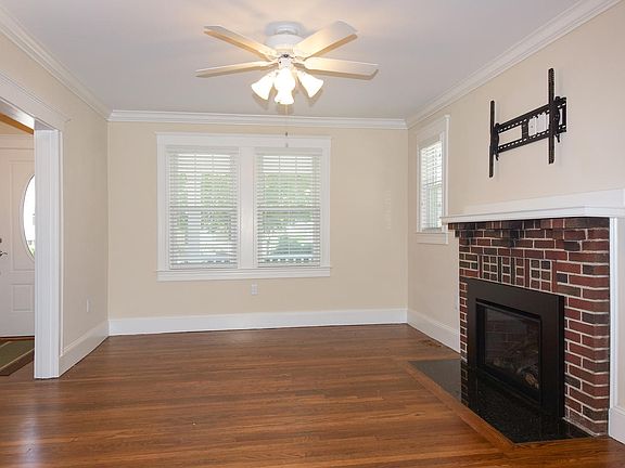 Living Room with gas fireplace