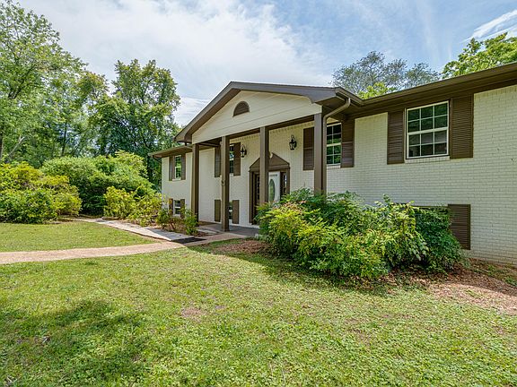 2nd image of 6018 Hillcrest Dr