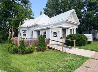 303 S Main St, Fairfield, IA 52556