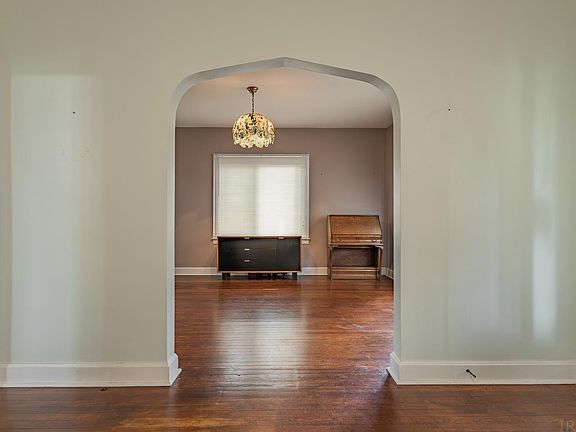 5th image of 805 N Weinbach Ave