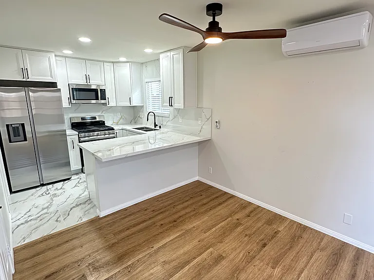1118 Persimmon Ave — Photo 8