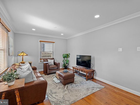 5th image of 2911 Brook Dr