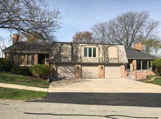 4922 Florence Ave, Downers Grove, IL 60515