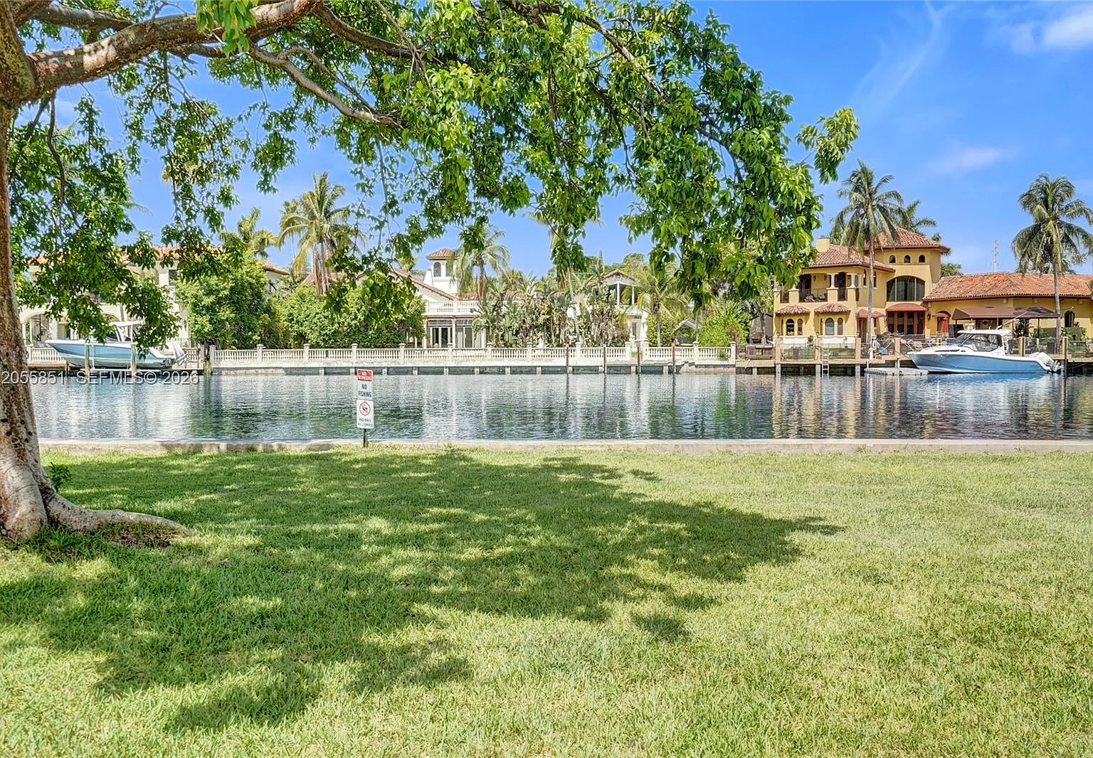 Desoto Park Condo — Photo 1