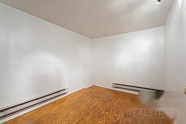 Rented by Real Street Inc | media 7