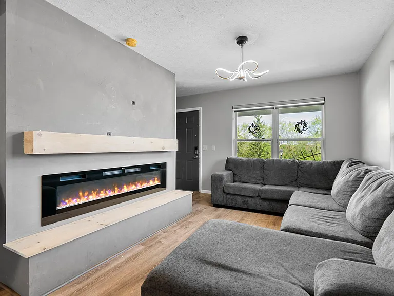 1113 Weaver Ct — Photo 6