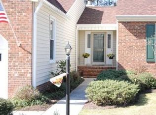 2002 Pinetree Dr, New Bern, NC 28562