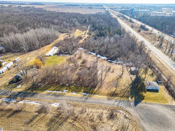 5612 E Remus Rd, Mount Pleasant, MI 48858