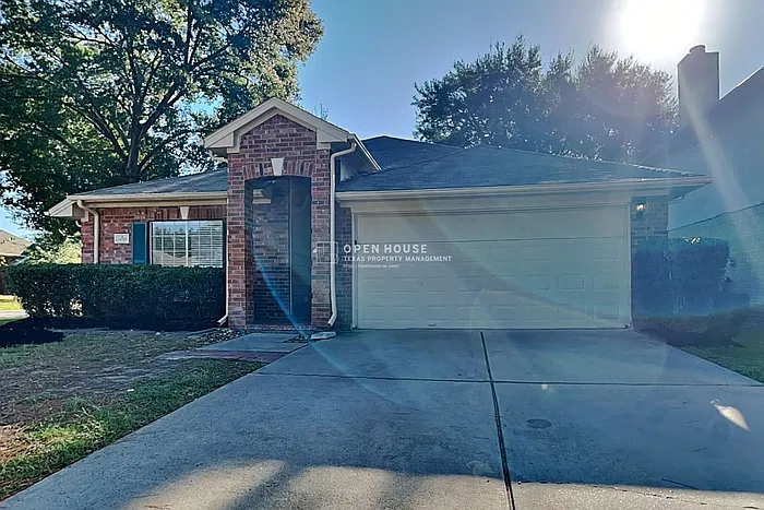 14518 Enola Dr