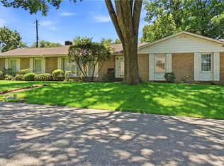 426 Coventry Cir, Zanesville, OH 43701