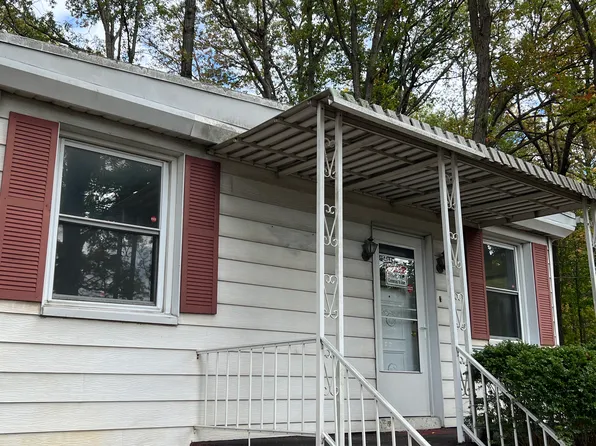 8102 Airport Rd, Bath, PA 18014