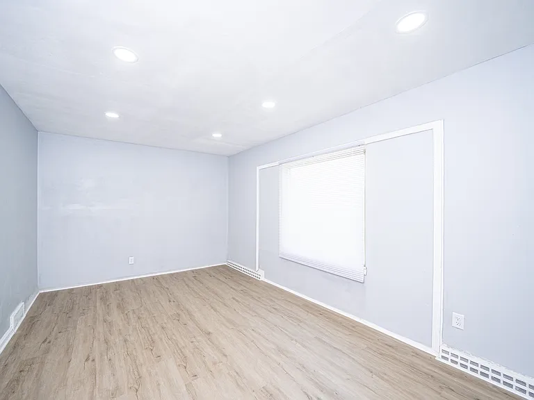 22675 Santa Maria St — Photo 5