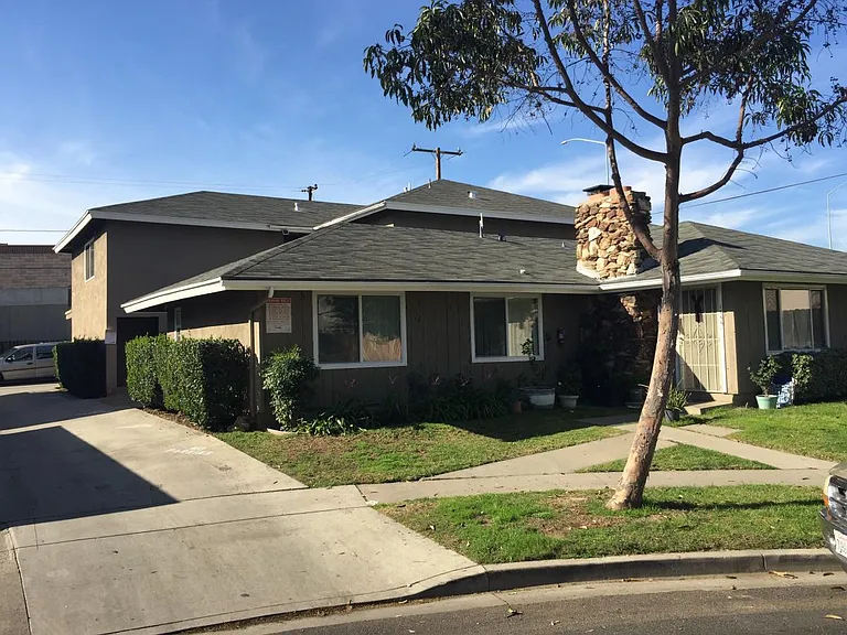 15551 Boleyn Cir #B — Photo 27